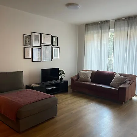 Hilde Apartment *
